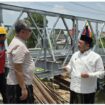 Bupati Jombang H. Warsubi meninjau progrem pembangunan jembatan Ngusikan-Kudu, berdialog dengan Kadis Perkim Ir. Dian Kusuma Rahmad Subekti. Anggaran Rp3 miliar, Jumat 23 Oktober 2026. Foto: jombangkab.go.id