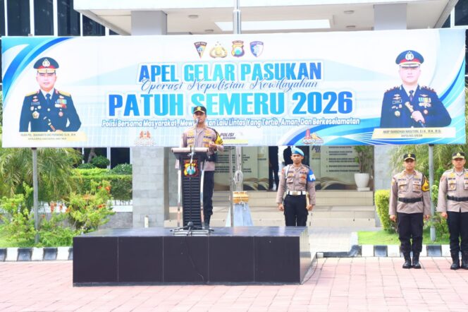 
					Foto:Istimewa
Kapolres Gresik AKBP Ramadhan Nasution memimpin apel pelaksanaan Operast Patuh Semeru 2026
